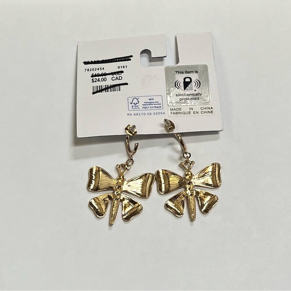 New Urban Outfitters Women's Gold Dangle Butterfly Earrings - Picture 4 of 6
